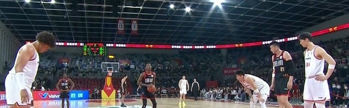 开云登录入口地址-近4战场均轰38分飙中20记三分，深圳小外援史密斯率队连克北京上海|篮板|比赛|男篮|积分榜|CBA_新浪体育_新浪新闻