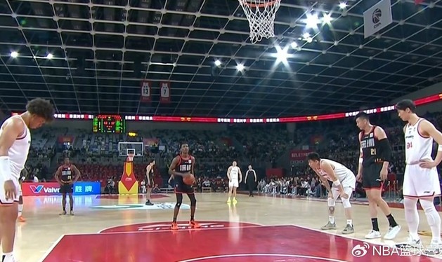 开云登录入口地址-近4战场均轰38分飙中20记三分，深圳小外援史密斯率队连克北京上海|篮板|比赛|男篮|积分榜|CBA_新浪体育_新浪新闻