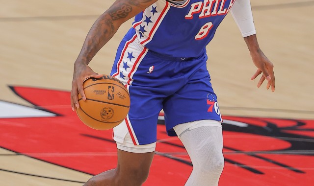 开云登录入口地址-下半场有些乏力！乔治11中5拿到14分7板2助 下半场仅得2分