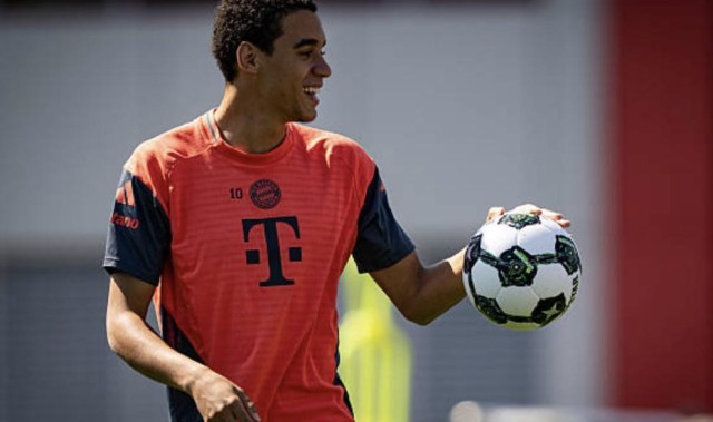 踢球者：拜仁计划11月让戴维斯、伊藤洋辉和穆西亚拉逐步复出
