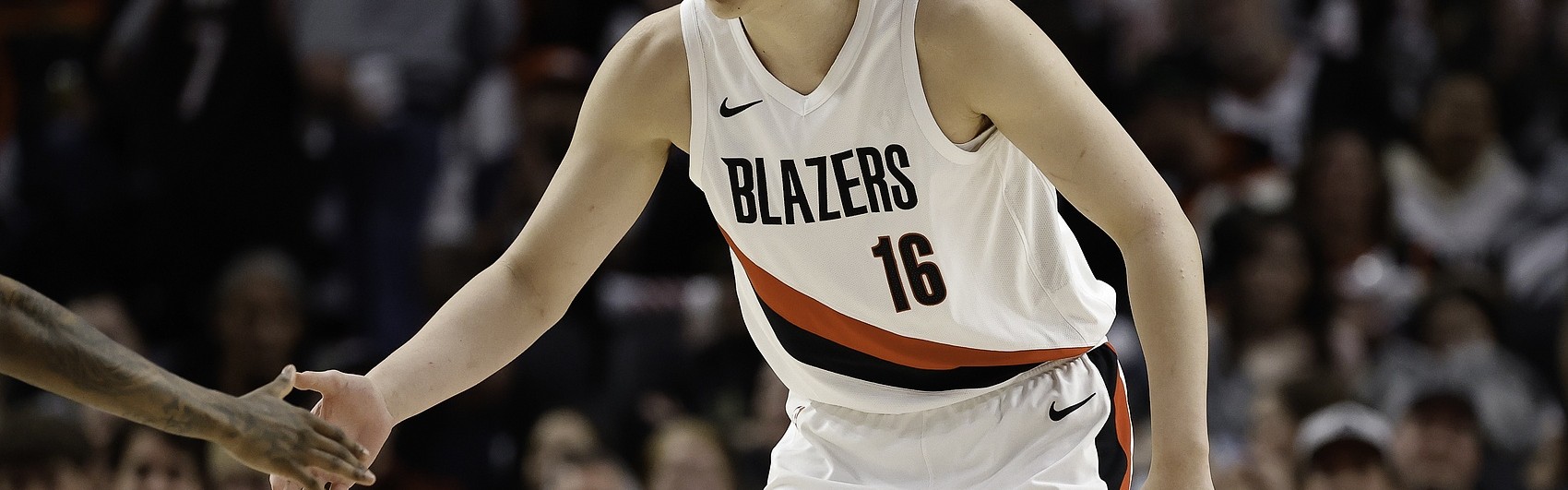 华体官网登录方式-【菜鸟】瀚森垃圾时间2分1板 费尔斯18分11板 克尼佩尔10分8板3断