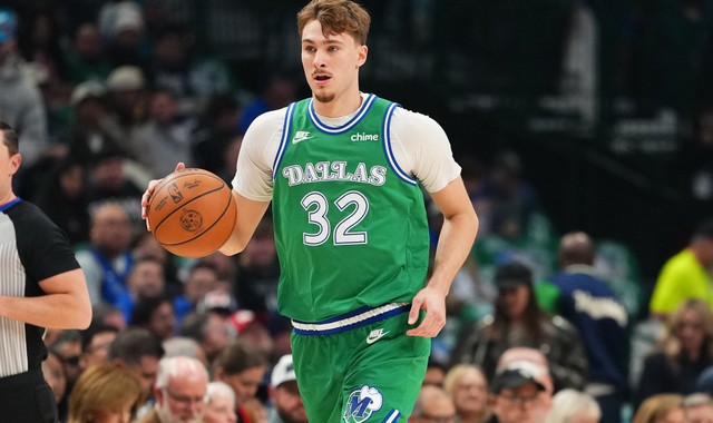 开云登录入口地址-独行侠vs马刺前瞻：弗拉格再战文班亚马，马刺背靠背作战遇考验