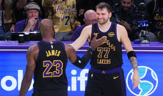 詹东第3次同场砍30+5+5！平詹眉队史2人组第3 贝勒logo17次&amp;OK第2