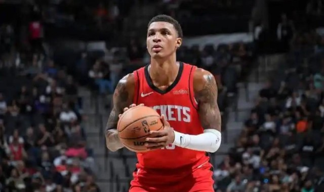 开云电子-砸歪篮筐！火箭大将3分7中1 决战时刻屡投不中 输球要背锅