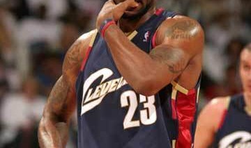 开云登录入口地址-NBA球星特殊“怪癖”：詹姆斯咬手指，库里恋足，看到哈登我笑了|斯蒂芬·库里|克里斯·保罗|德怀特·霍华德|奥尼尔|詹姆斯·哈登_新浪体育_新浪新闻