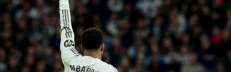 开云官方网站-三足鼎立！欧洲金靴：凯恩、姆总同积44分，哈兰德40分第3