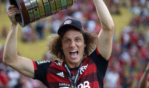 华体官网登录方式-37岁大卫·路易斯和39岁费尔南迪尼奥没球可踢了？