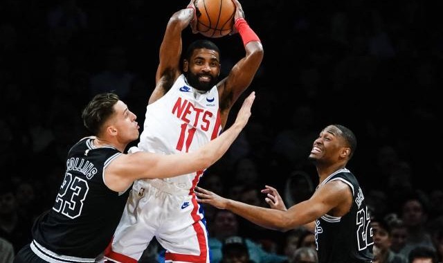 开云官方网站-【现场】沃恩与恩师重聚 篮网喜提新年开门红