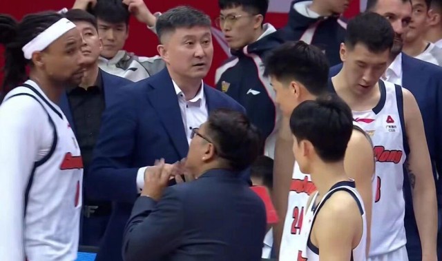 华体官网登录方式-CCTV5+直播！广东男篮再战北京，杜锋带队殊死一搏，或被2-0横扫