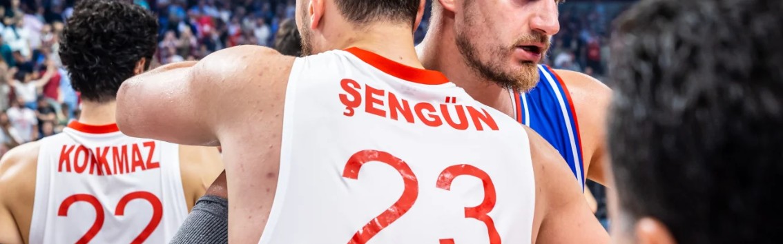 空砍22分，空砍33分，越打越憋屈！NBA联盟第一人逐渐暴露短板