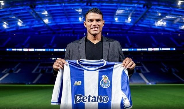 41岁弟媳热身赛上场 波尔图主力位置得他自己争取