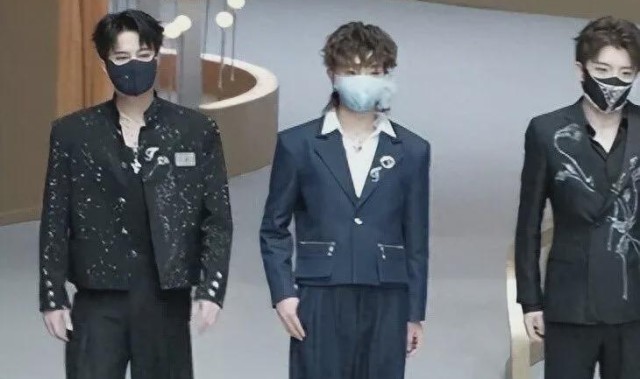 开云登录入口地址-抖音盛典成“祛魅现场”！网红集体见光死，网友：名字和脸对不上