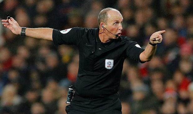 开云登录入口地址-迪恩即将封哨，这位“热刺球迷”究竟是怎样的裁判？