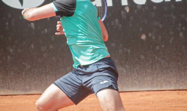 开云登录入口地址-他，27岁，过去7年里“卖”了8场球…. 球场上这一切，全是赌局…