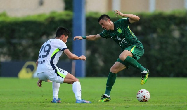 华体官网登录方式-李磊伤了国安新援首秀改位置成功，蒙哥推翻无效控球 激活张玉宁